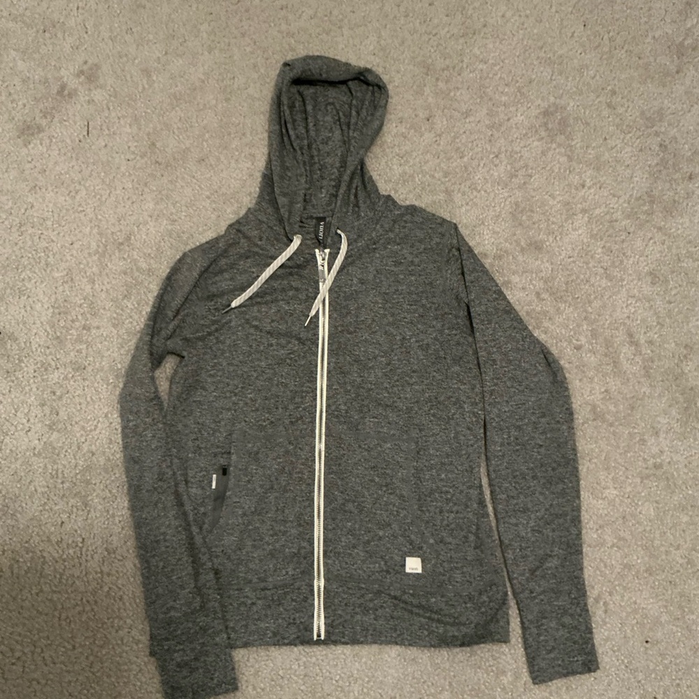 Vuori Women’s Grey Zip Up